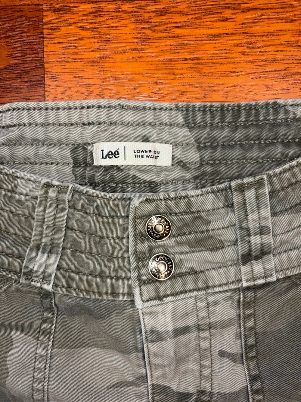 Lee Women's Camo Cargo Shorts - Green Camouflage - Picture 4 of 6